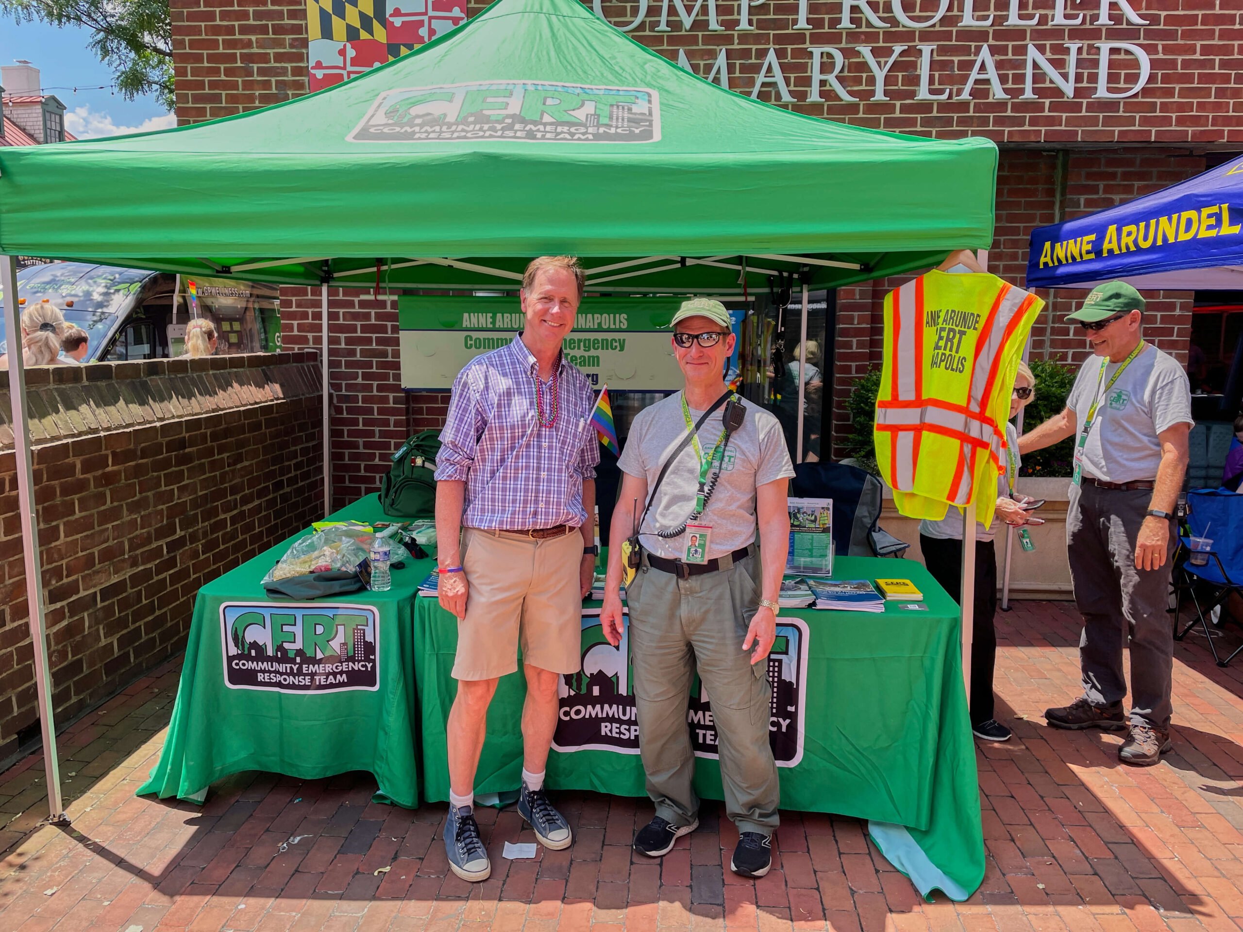 County Executive Steuart Pittman and AAACERT President Bruce Morgenstern.