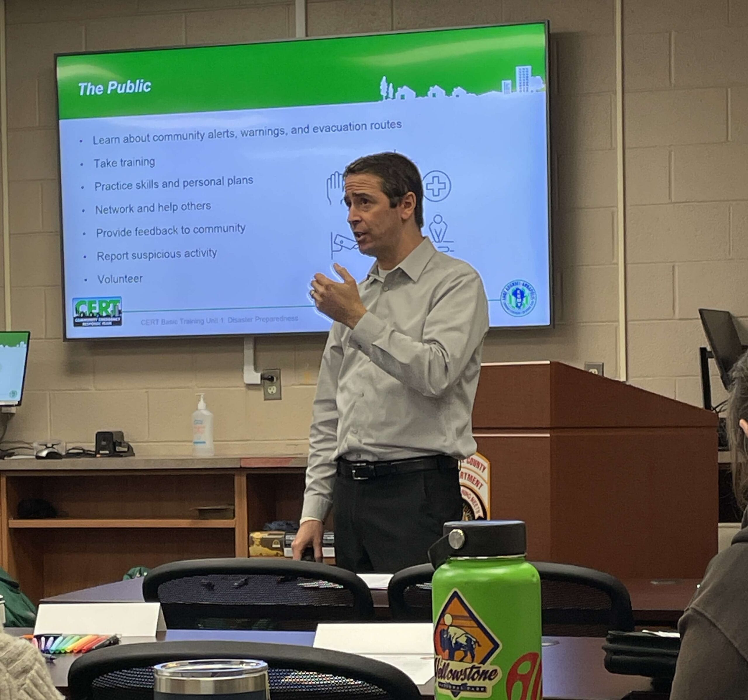 Instructor teach intro to CERT Basic